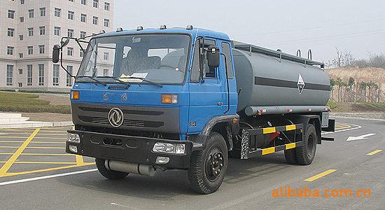 东风145化工液体运输车 硫酸运输车东风底盘一级代理厂家江南东风
